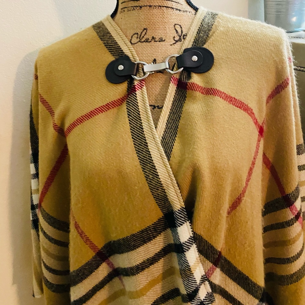 FRAAS PATTERNED CAPE